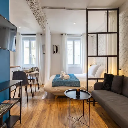 L'indigo - Apaisant Et Lumineux, Hyper Centre